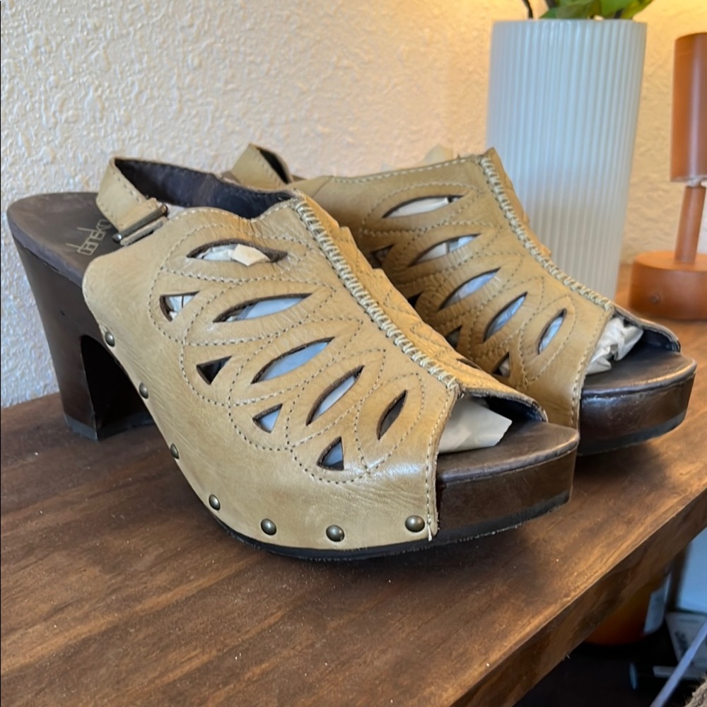Dansko Tan Leather Women's Shoes